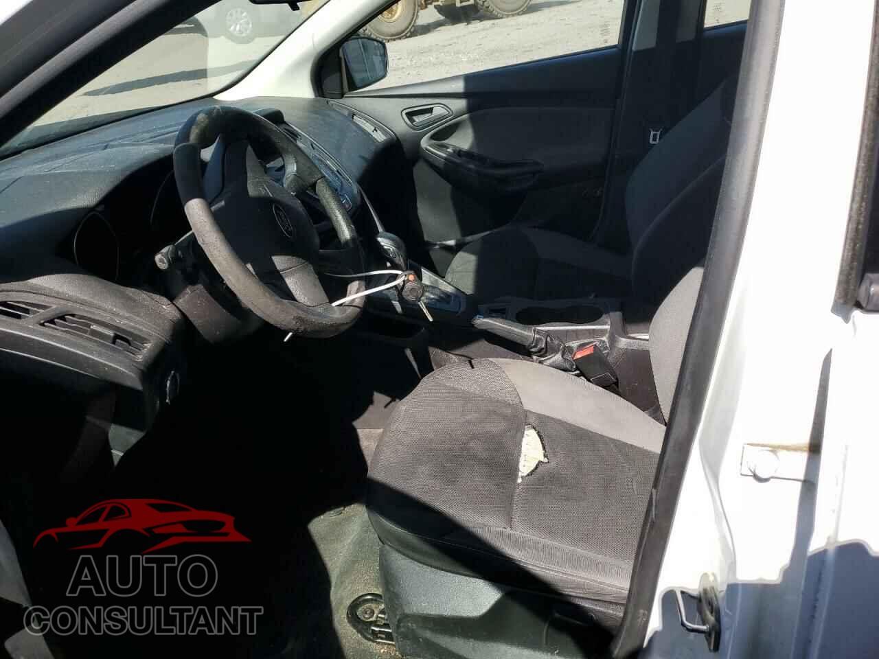 FORD FOCUS 2014 - 1FADP3E28EL241986