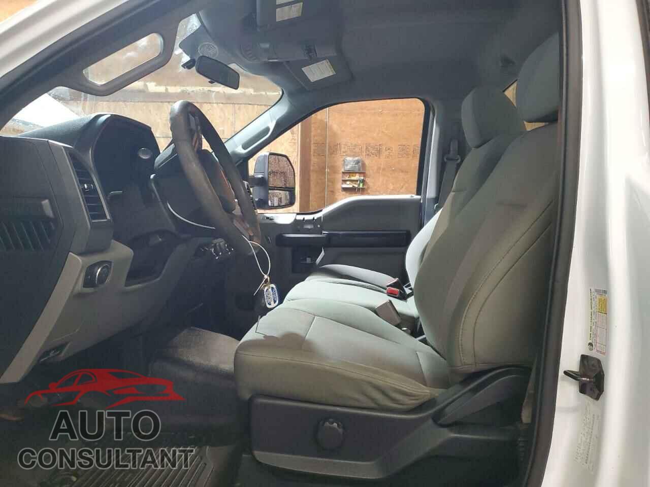 FORD F350 2017 - 1FTRF3B60HEC75262