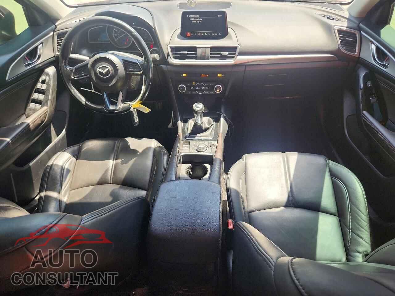 MAZDA 3 2018 - 3MZBN1V31JM162461