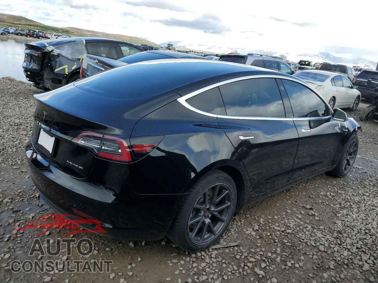 TESLA MODEL 3 2019 - 5YJ3E1EB5KF197086