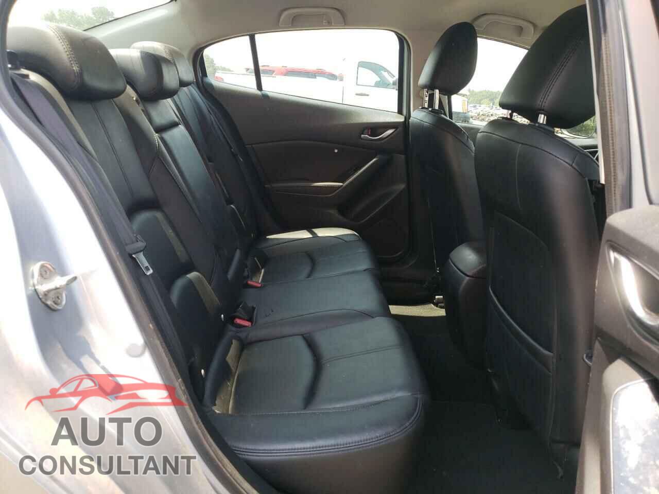 MAZDA 3 2017 - 3MZBN1V79HM108516