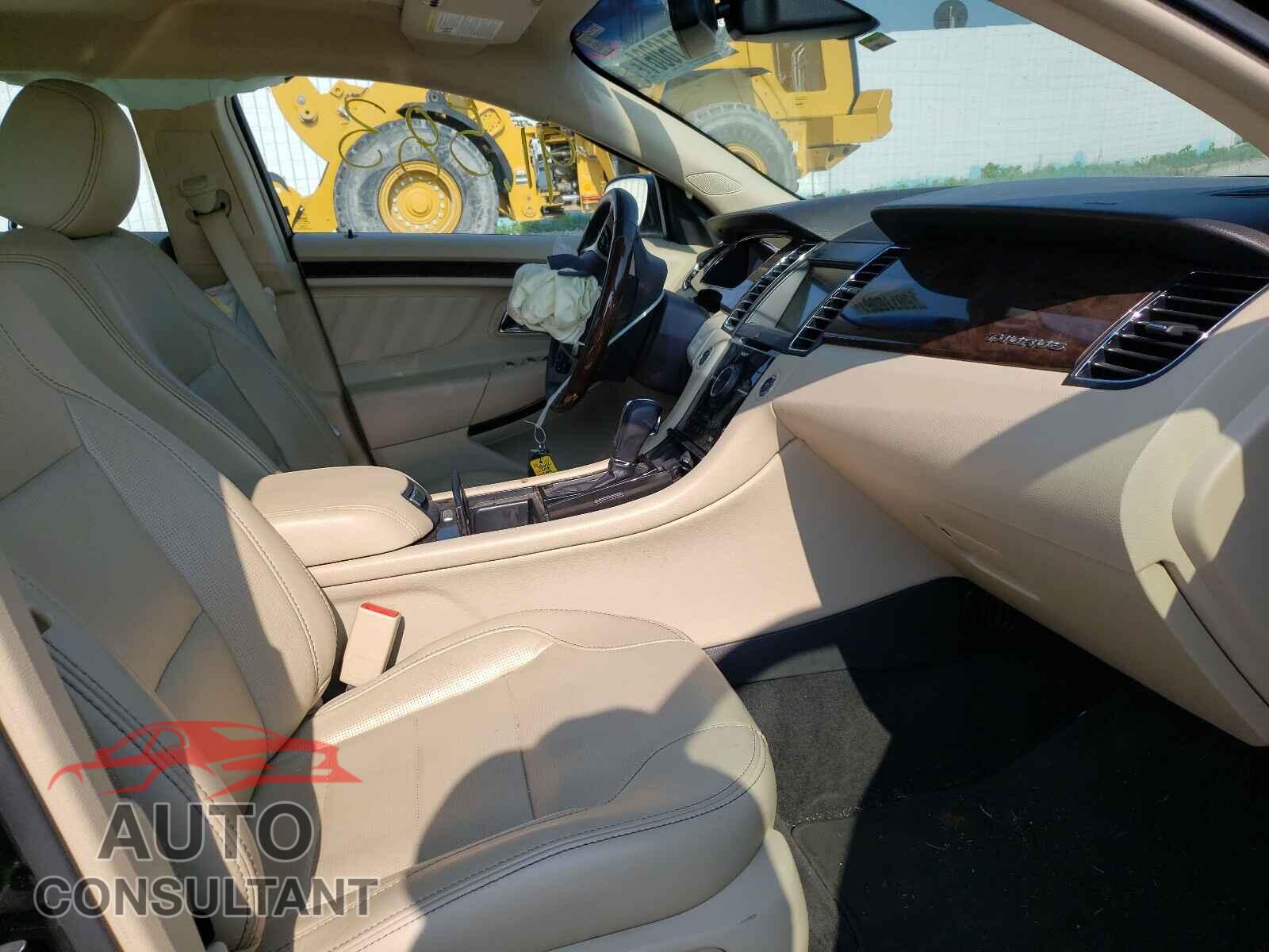 FORD TAURUS 2018 - 1FAHP2F84JG110314
