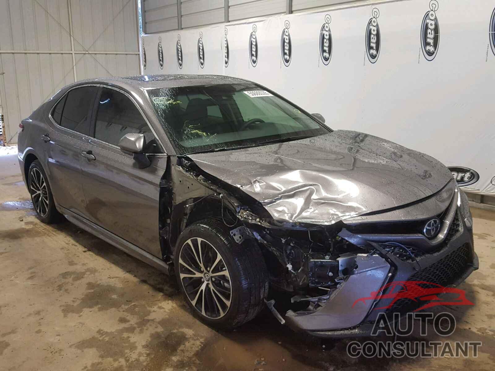 TOYOTA CAMRY 2018 - 4T1B11HK8JU645681