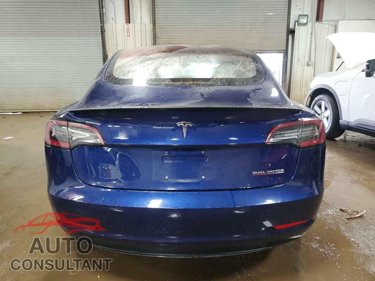 TESLA MODEL 3 2018 - 5YJ3E1EB3JF055673