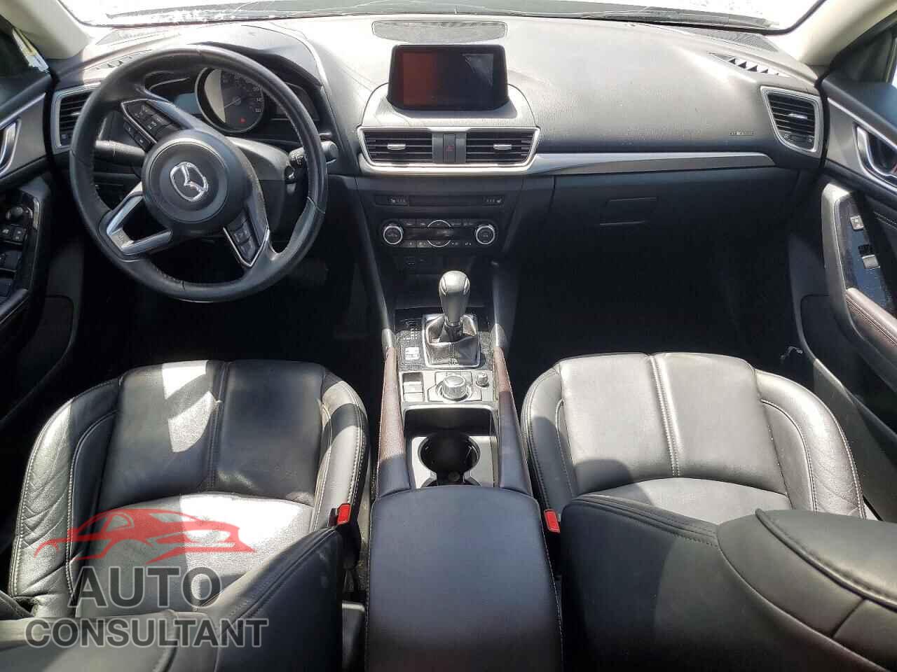 MAZDA 3 2018 - 3MZBN1V3XJM276457