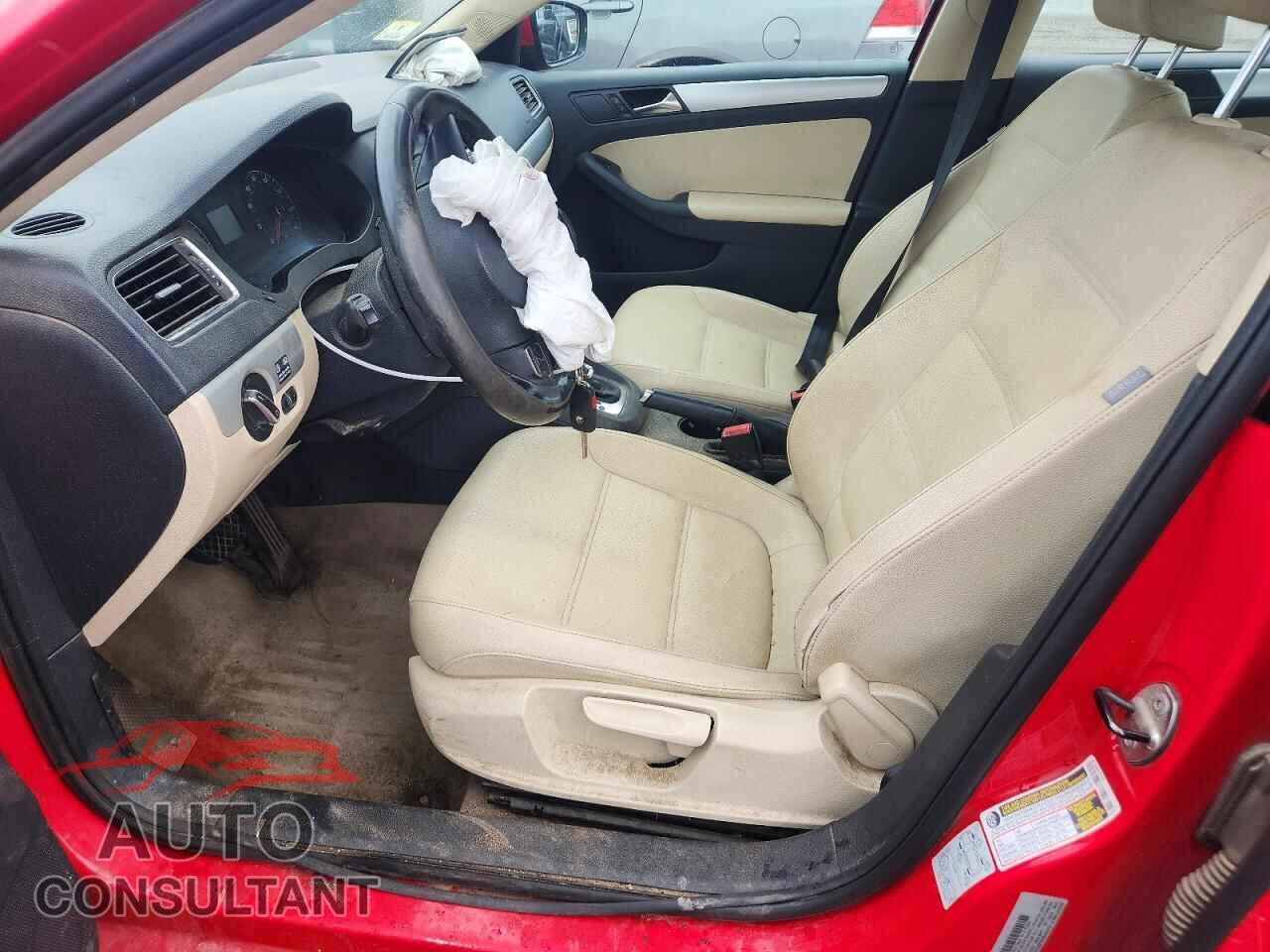 VOLKSWAGEN JETTA 2011 - 3VWLL7AJ8BM064028