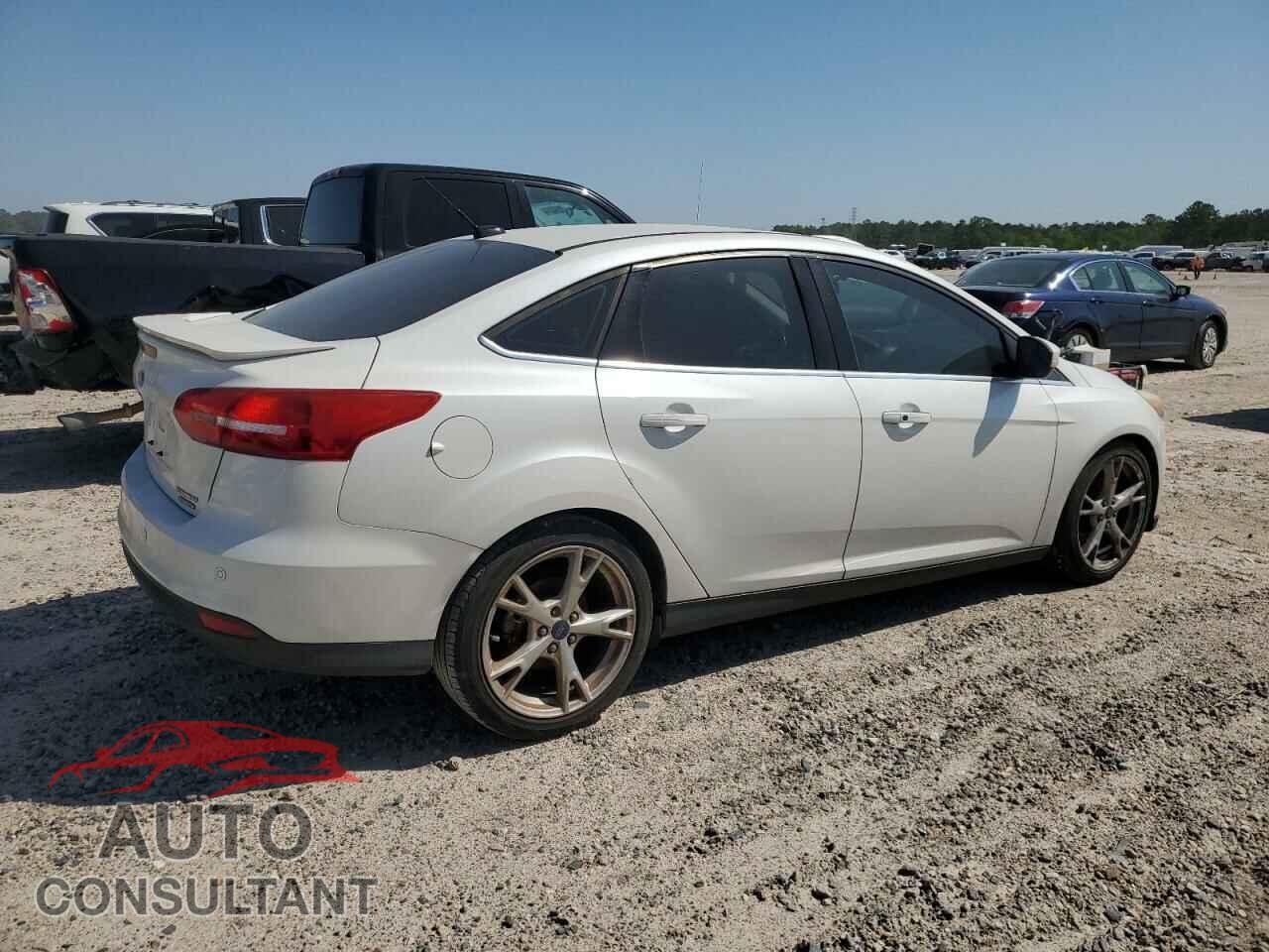 FORD FOCUS 2015 - 1FADP3J23FL248349