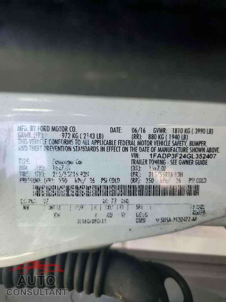 FORD FOCUS 2016 - 1FADP3F24GL352407