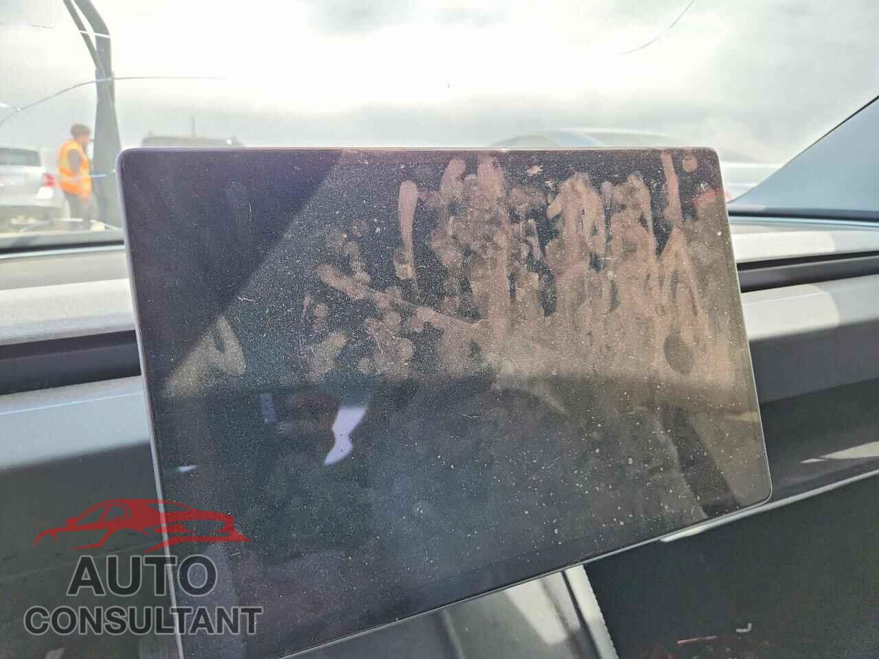 TESLA MODEL 3 2025 - 5YJ3E1EA7SF031188