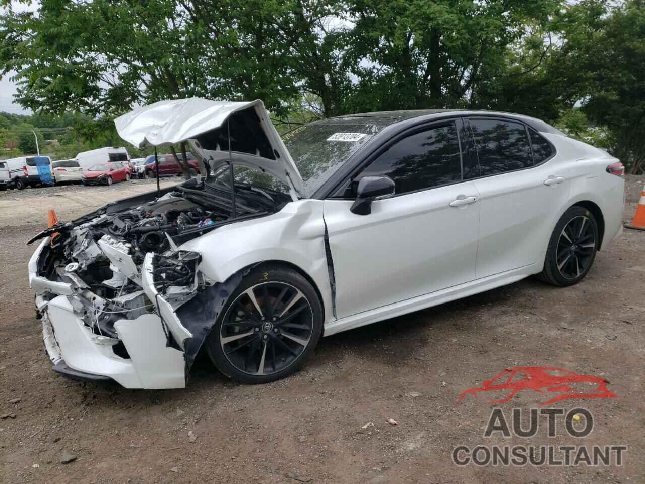 TOYOTA CAMRY 2018 - 4T1B61HK1JU143113