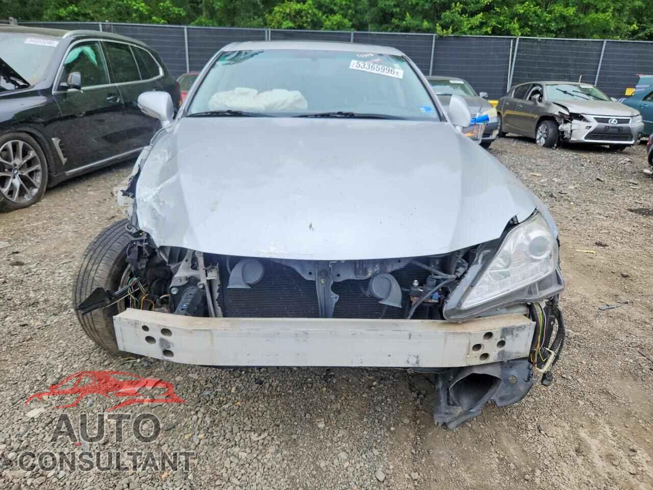 LEXUS IS 2011 - JTHCF5C20B5049385