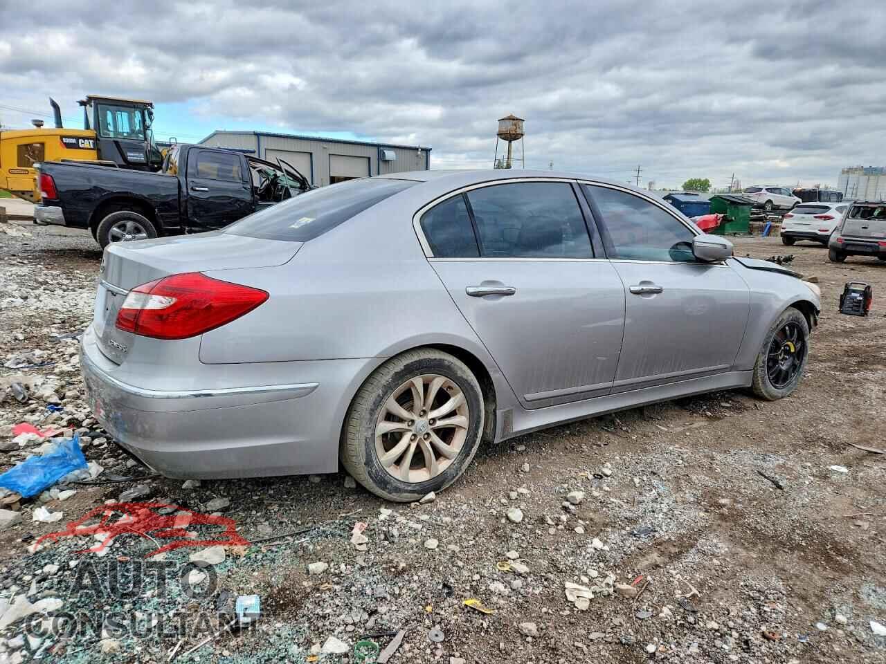 HYUNDAI GENESIS 2013 - KMHGC4DD4DU240835