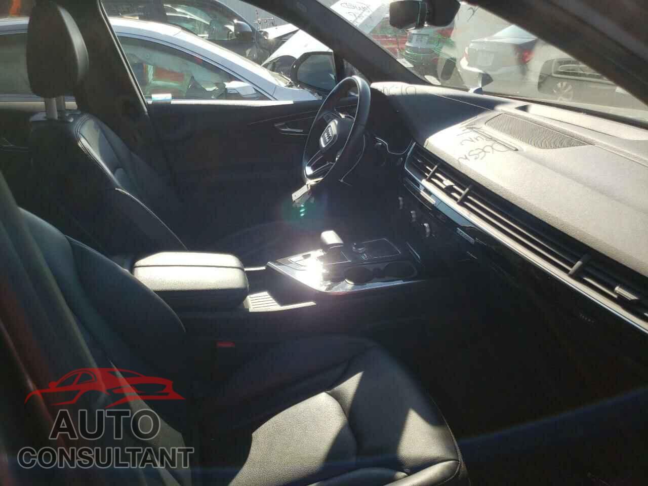 AUDI Q7 2018 - WA1LAAF78JD050069