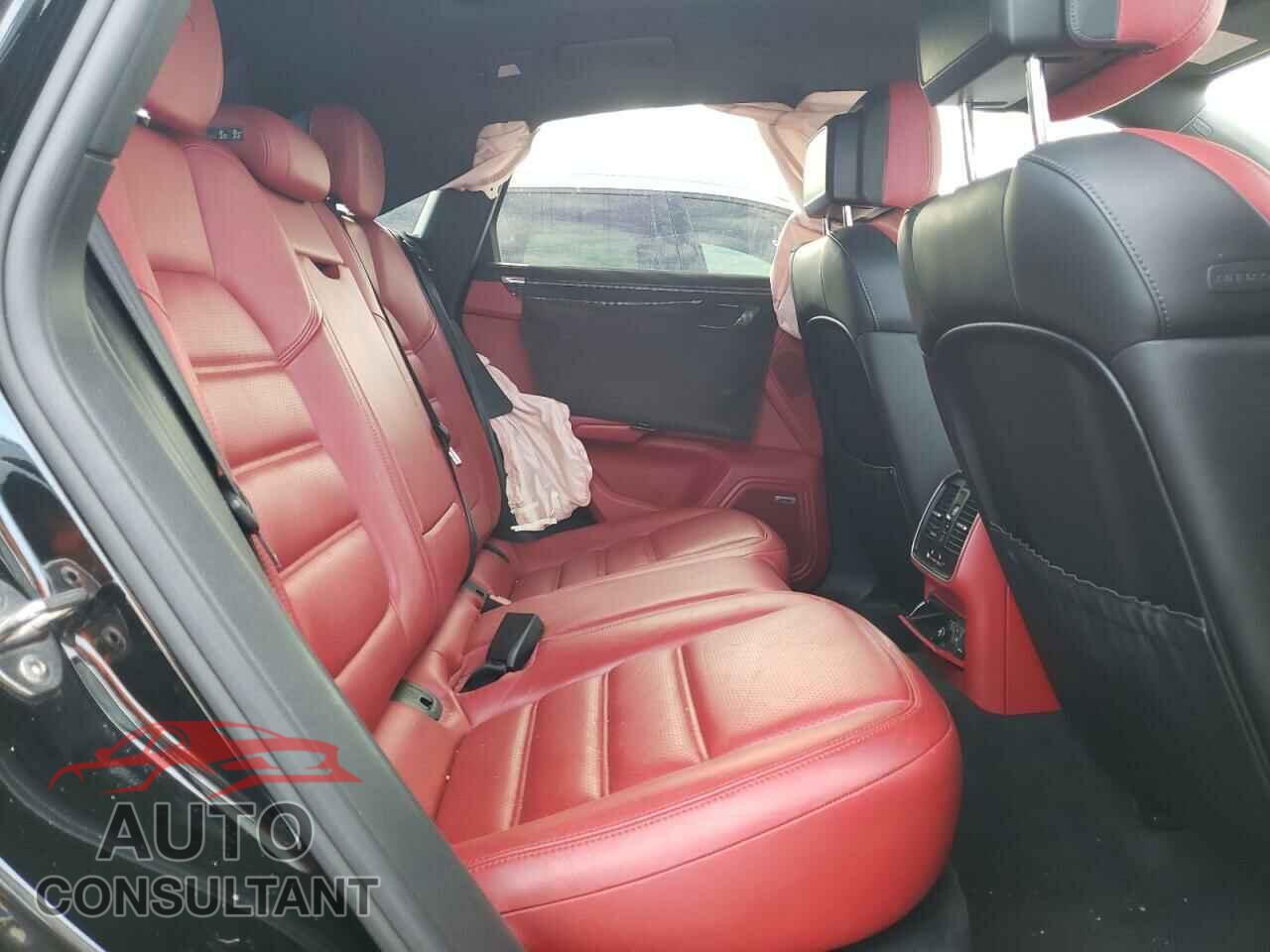 PORSCHE MACAN 2017 - WP1AG2A53HLB51008
