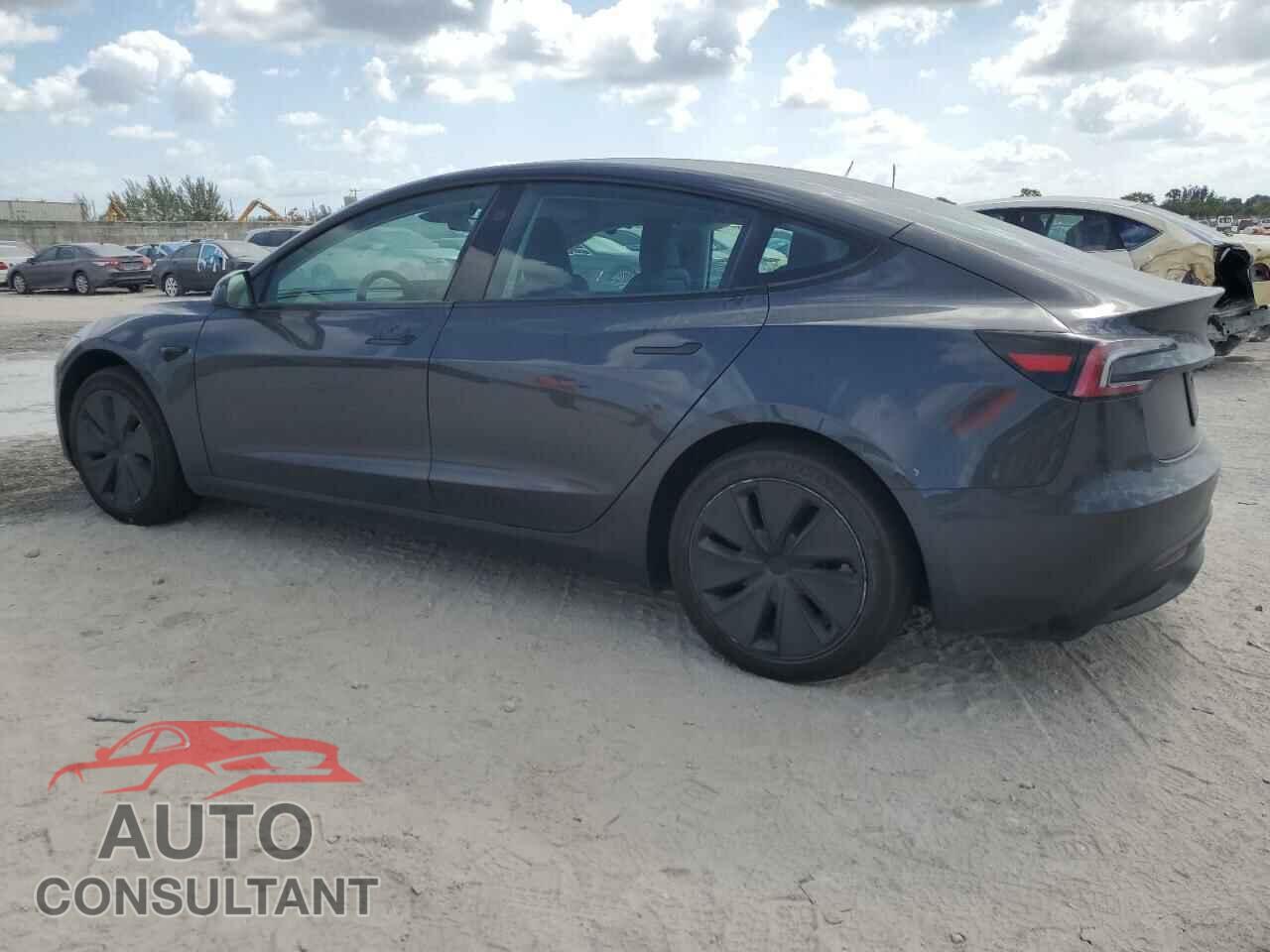 TESLA MODEL 3 2025 - 5YJ3E1EA9SF903788