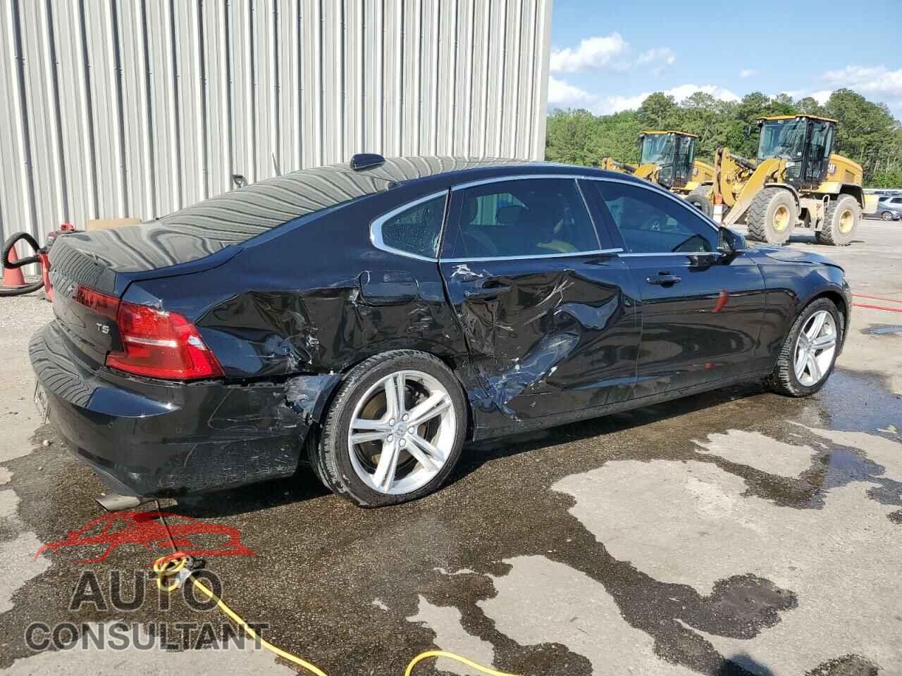 VOLVO S90 2018 - LVY982AK3JP023415