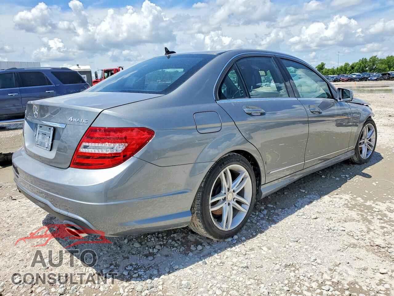 MERCEDES-BENZ C-CLASS 2012 - WDDGF8BB0CR213580