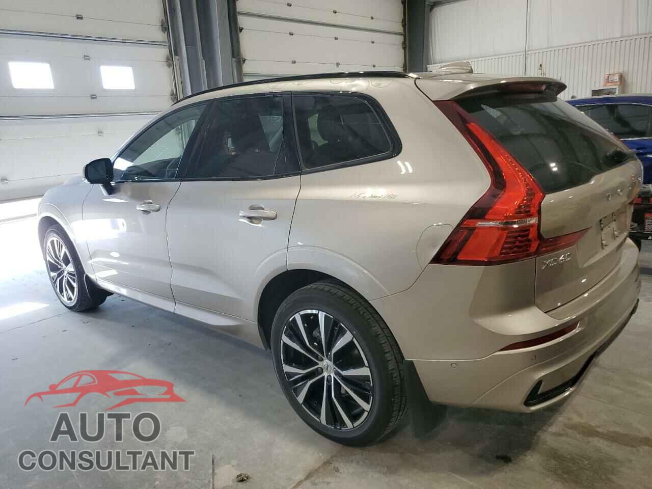 VOLVO XC60 PLUS 2025 - YV4M12RC2S1029162