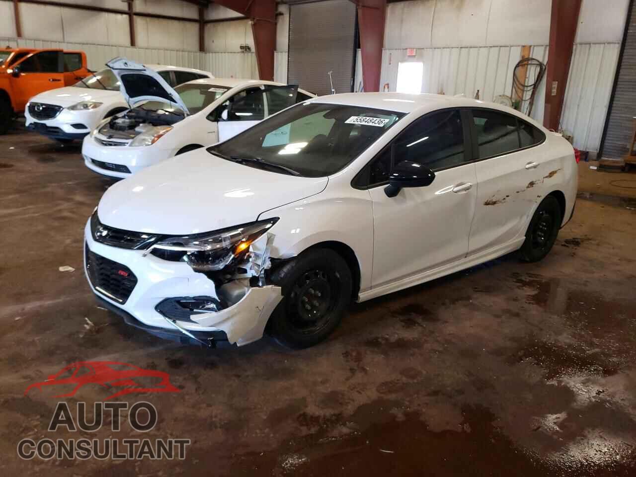 CHEVROLET CRUZE 2018 - 1G1BE5SMXJ7164767