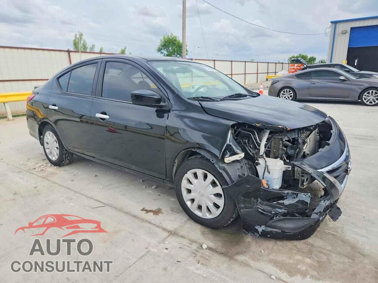 NISSAN VERSA 2019 - 3N1CN7AP3KL811500