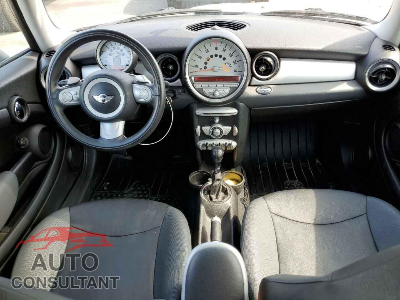 MINI COOPER 2008 - WMWMF335X8TT66256