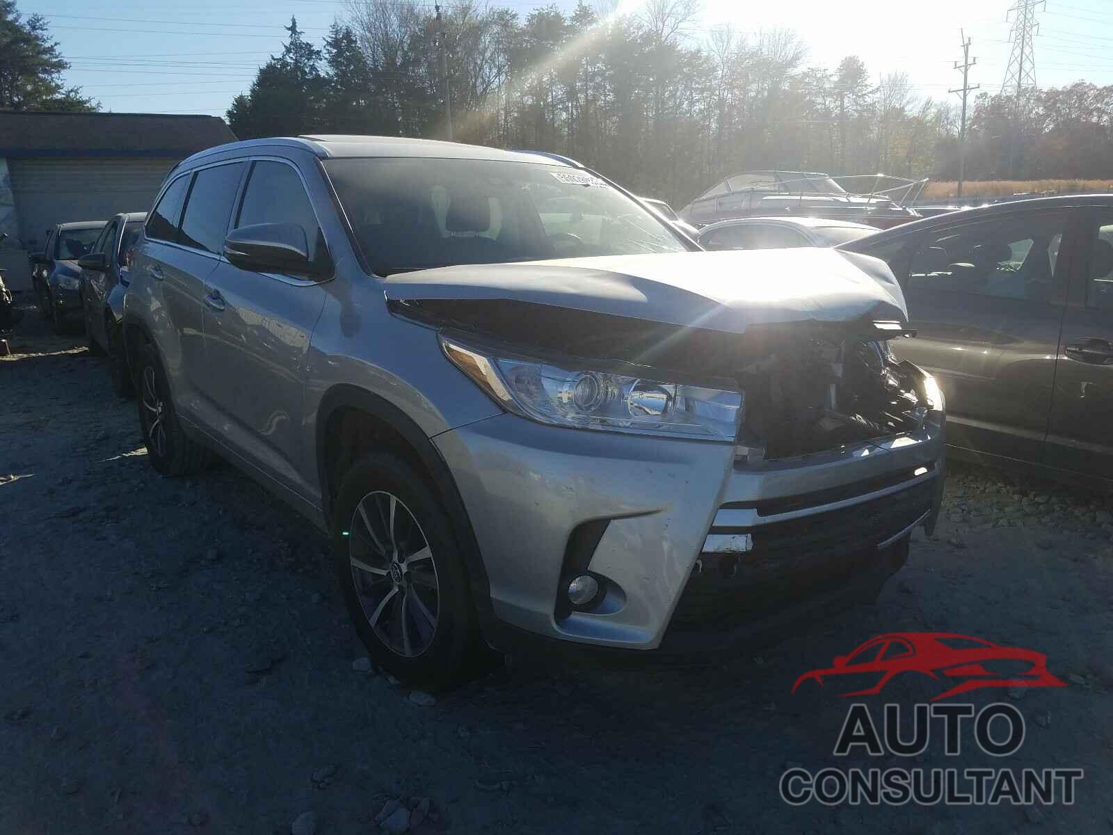 TOYOTA HIGHLANDER 2018 - 5TDKZRFH0JS535523