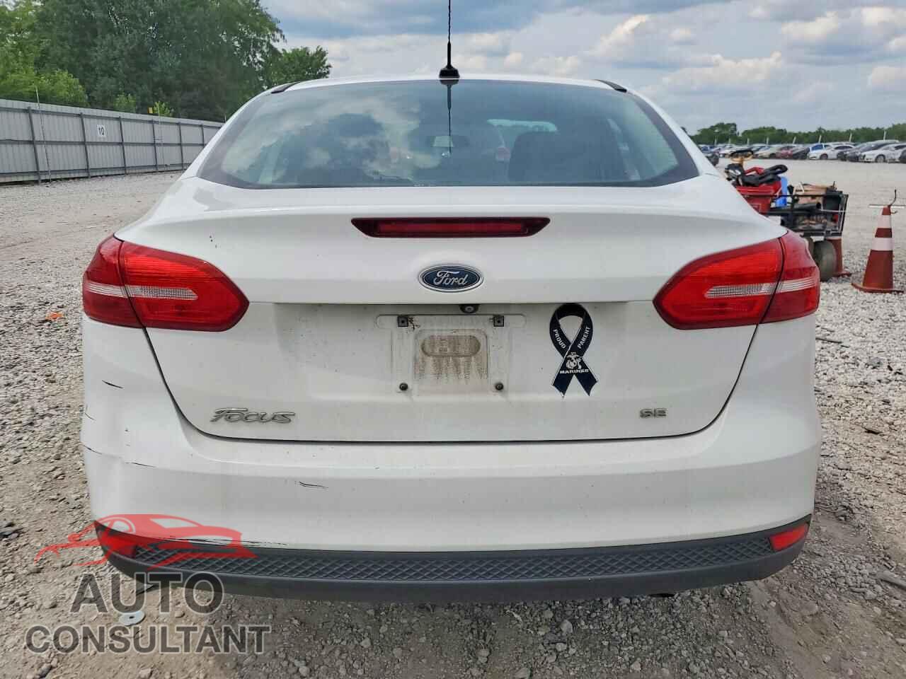 FORD FOCUS 2017 - 1FADP3F22HL222837