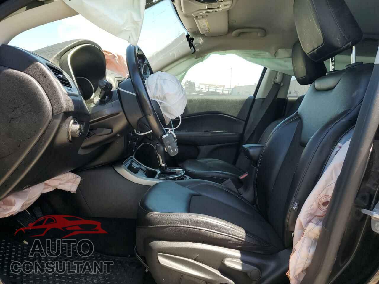 JEEP COMPASS 2019 - 3C4NJDBB8KT828165