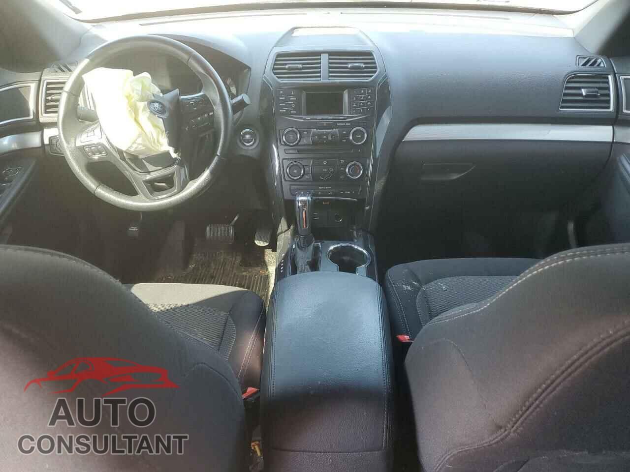 FORD EXPLORER 2017 - 1FM5K7D8XHGA33580