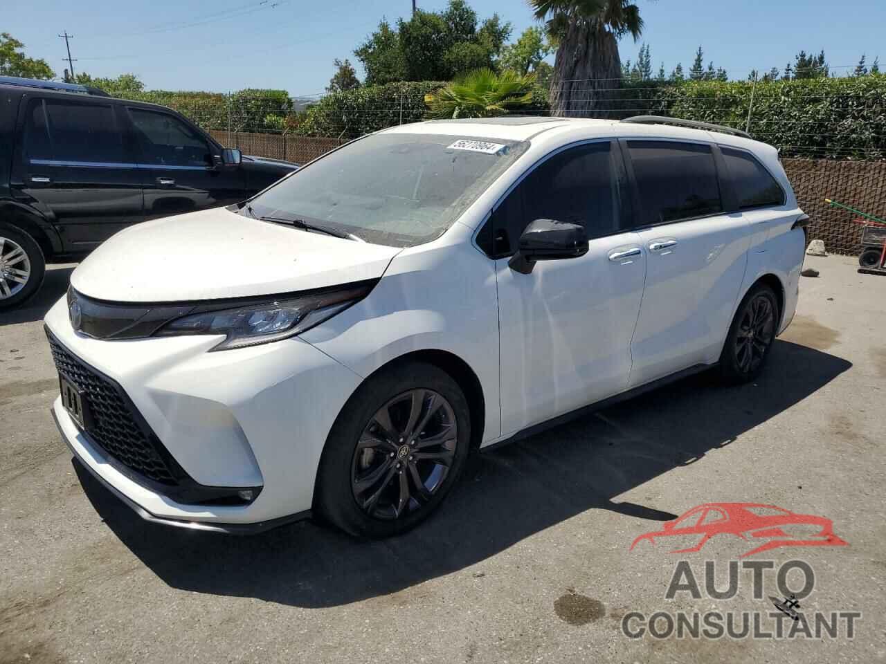 TOYOTA SIENNA 2021 - 5TDDRKEC7MS055909