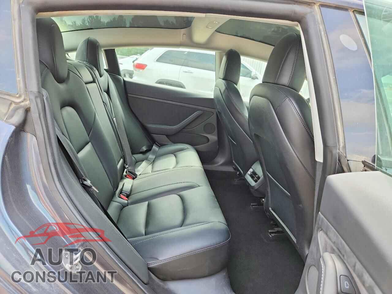 TESLA MODEL 3 2022 - 5YJ3E1EA4NF332876