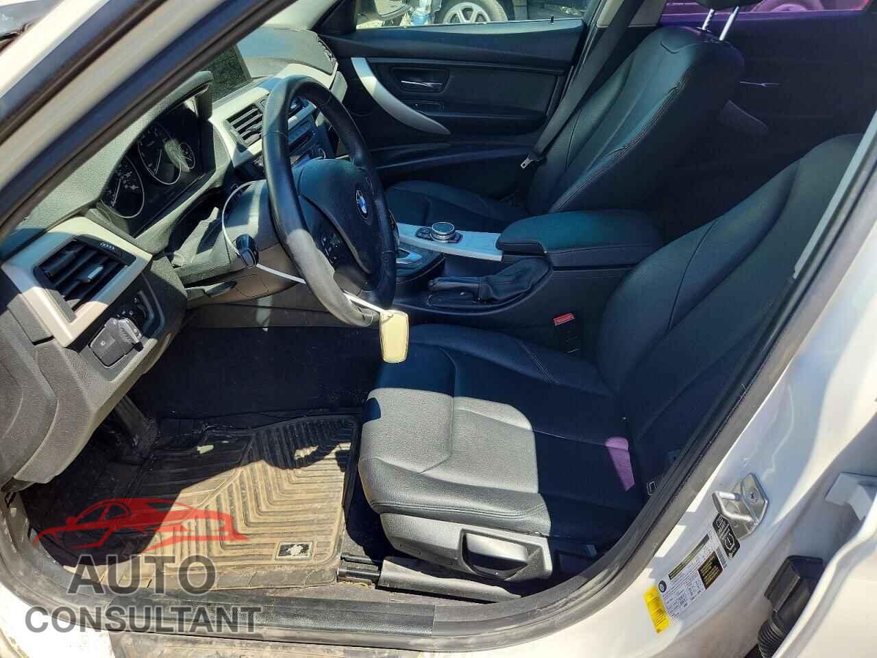 BMW 3 SERIES 2015 - WBA3B1C50FP831533