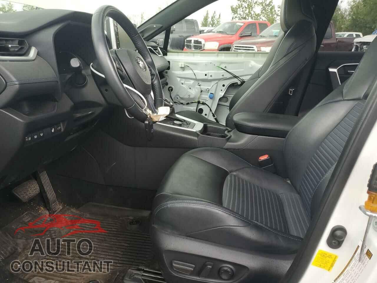 TOYOTA RAV4 2020 - JTMEWRFVXLD537676