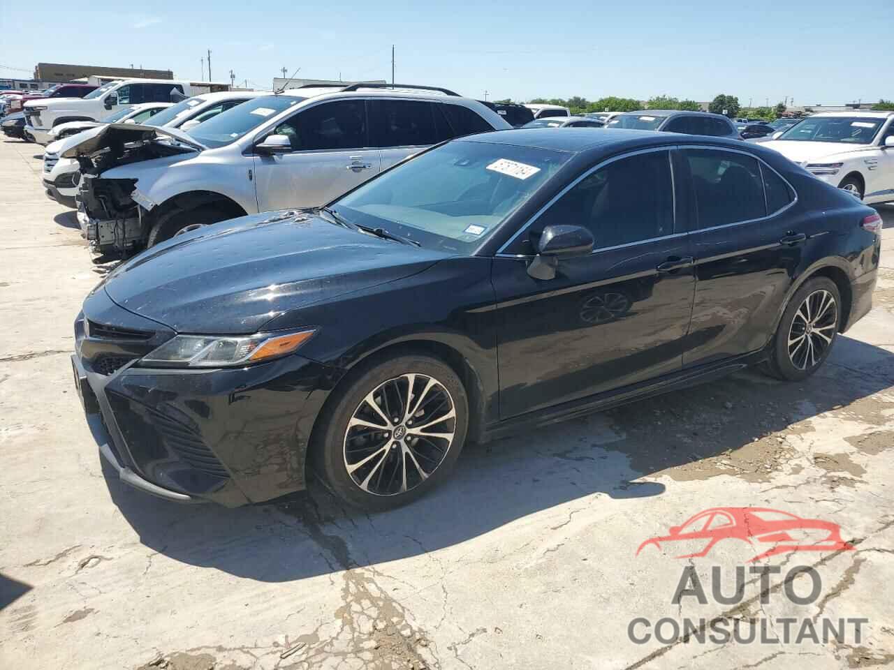 TOYOTA CAMRY 2018 - 4T1B11HK9JU138384