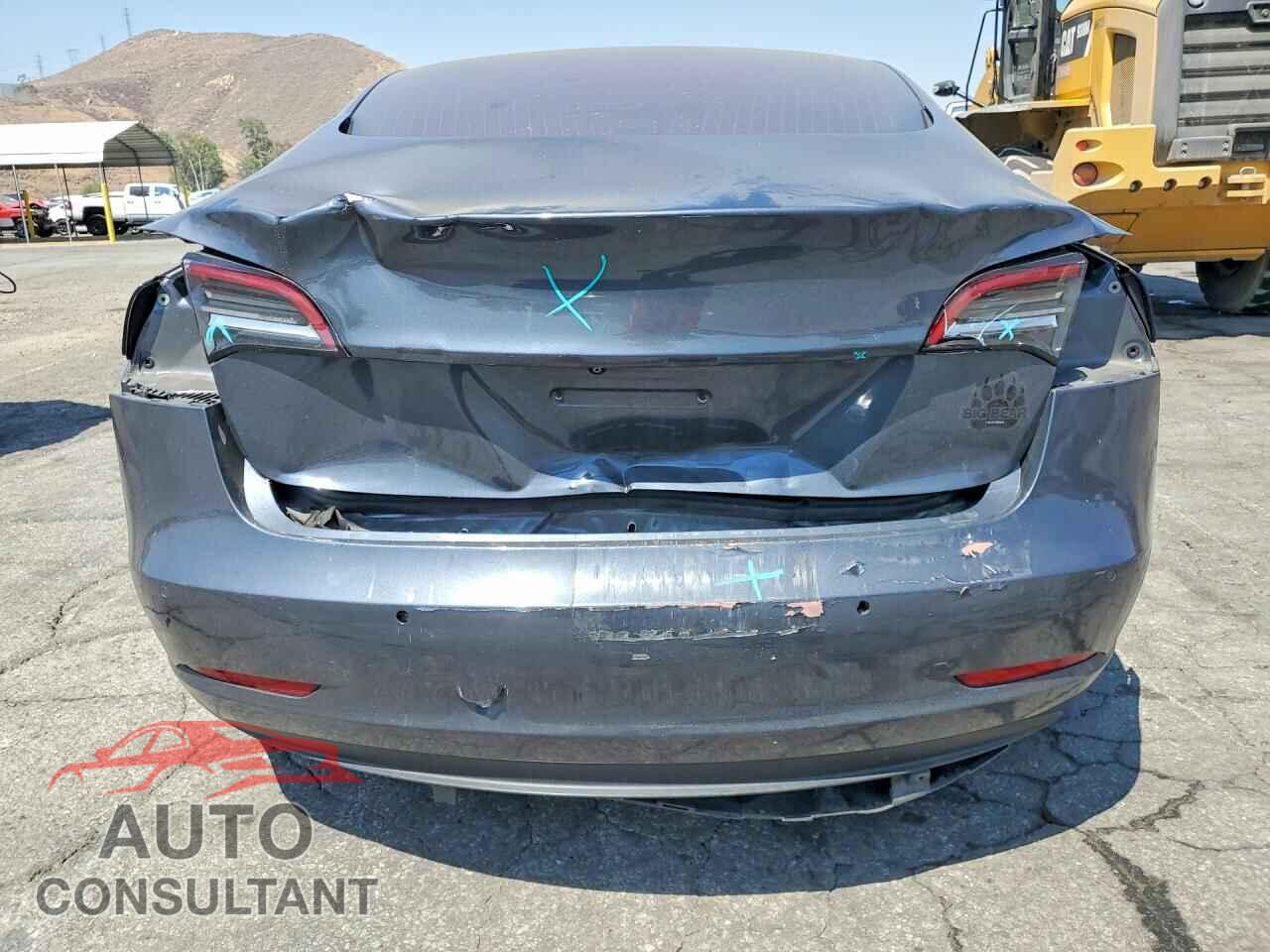 TESLA MODEL 3 2018 - 5YJ3E1EA5JF017725