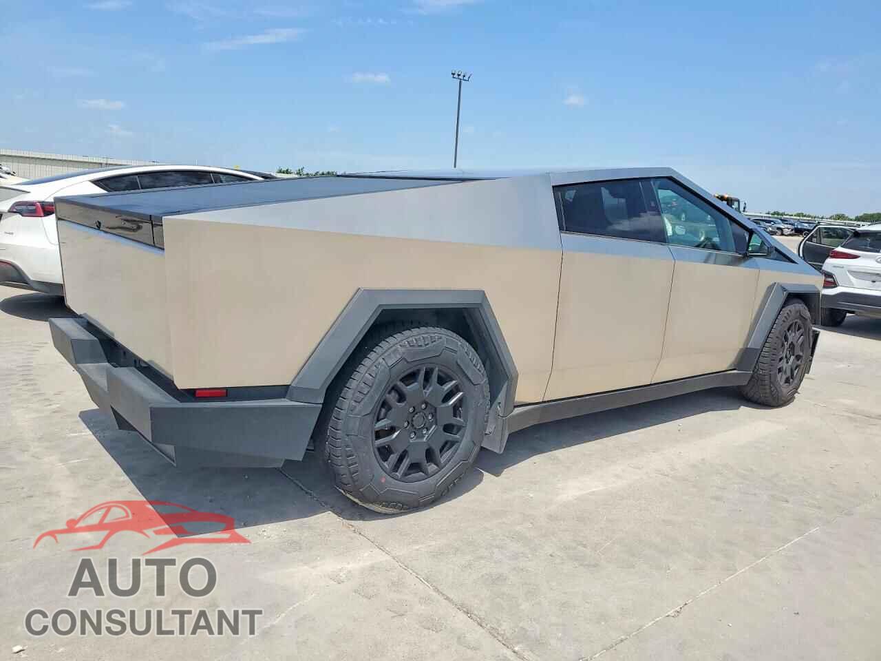 TESLA CYBERTRUCK 2025 - 7G2CEHEE2SA061608