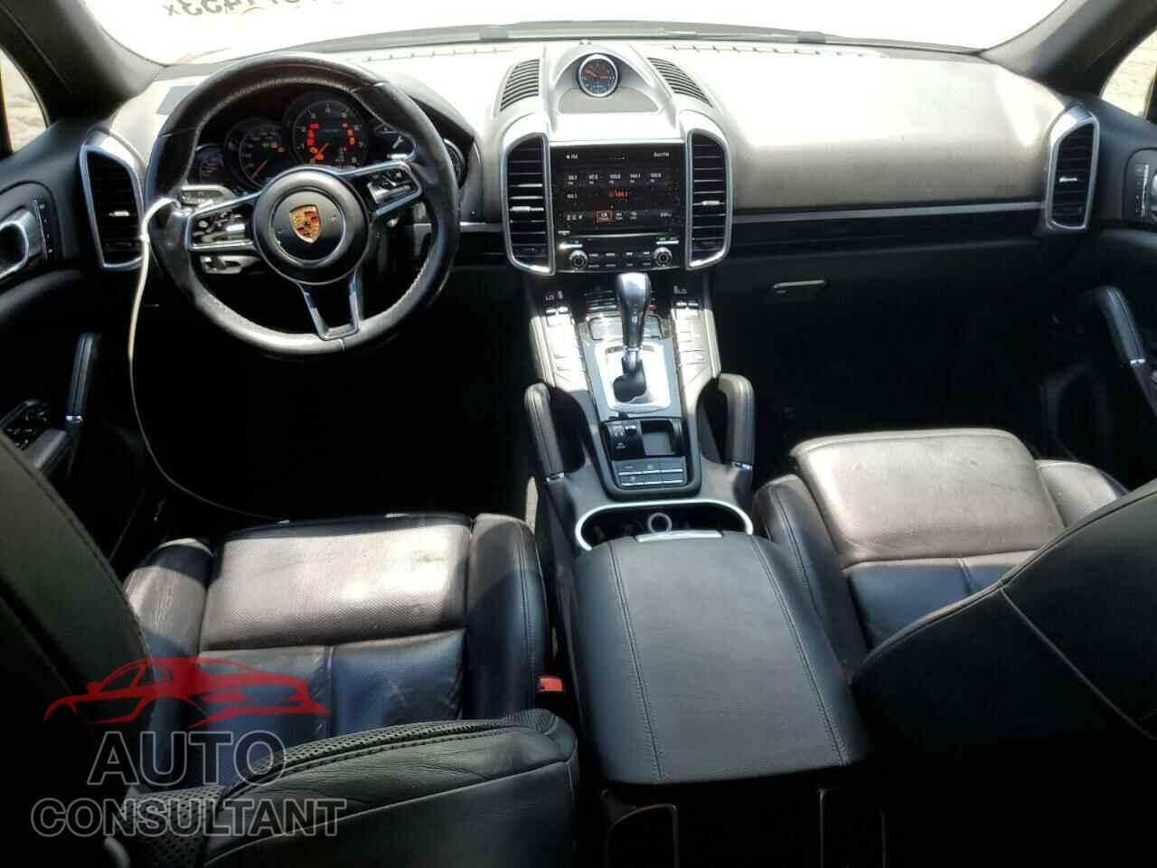 PORSCHE CAYENNE 2017 - WP1AA2A28HKA82393