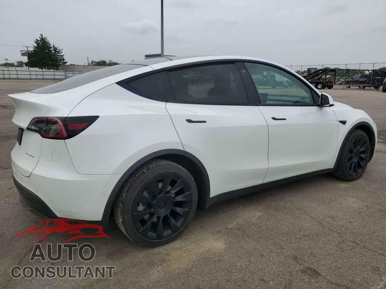 TESLA MODEL Y 2021 - 5YJYGAEE3MF188366