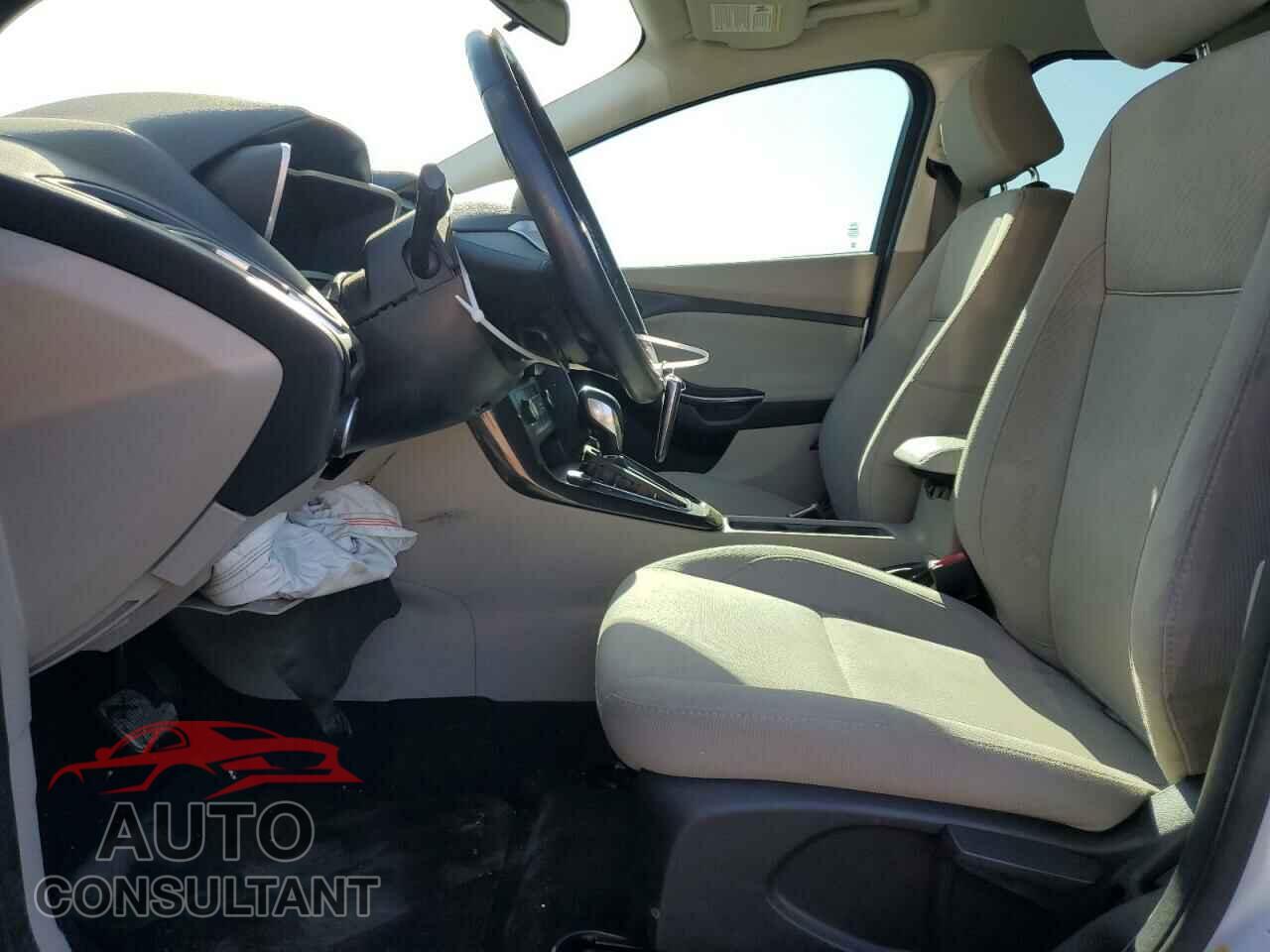FORD FOCUS 2017 - 1FADP3R46HL224538