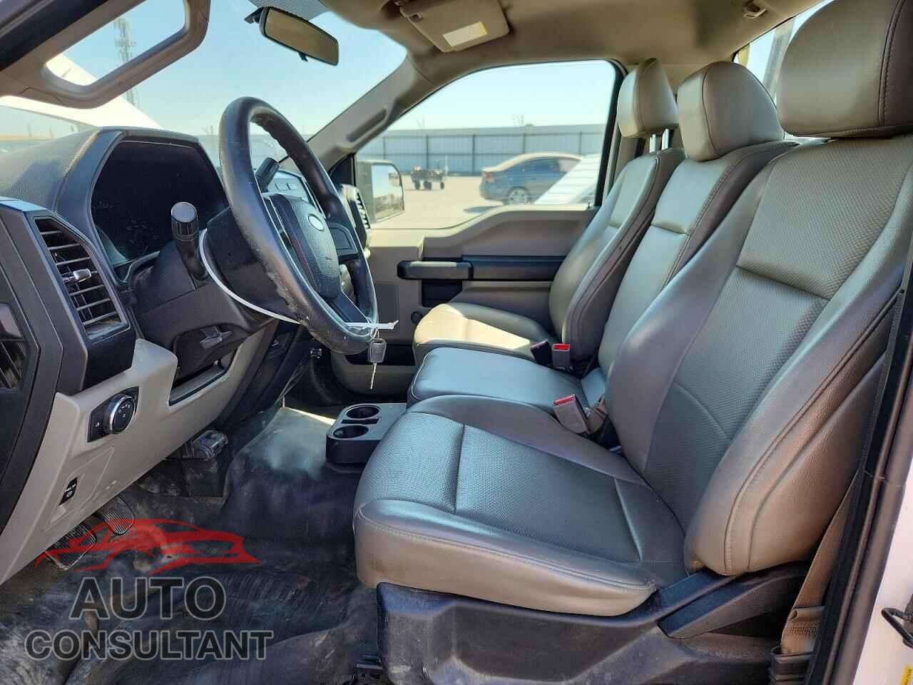FORD F150 2017 - 1FTMF1C80HKD73403