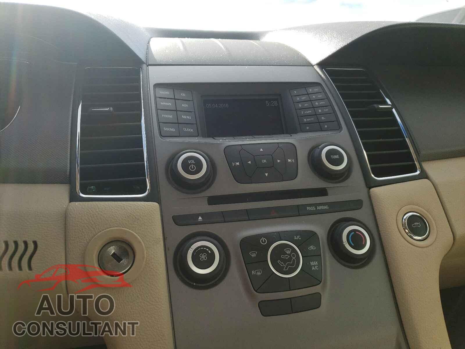 FORD TAURUS 2017 - 1FAHP2D86HG112255