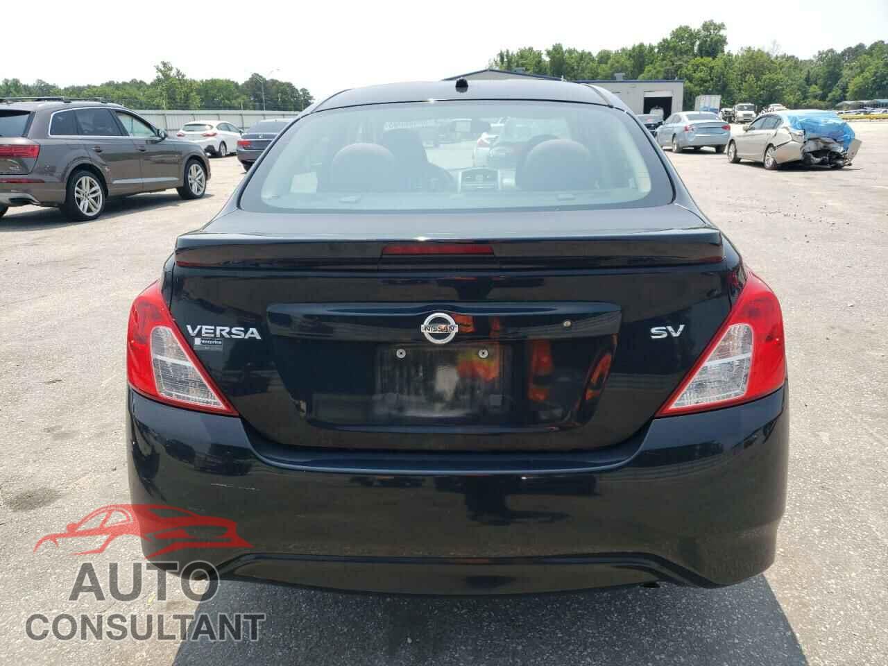 NISSAN VERSA 2018 - 3N1CN7AP1JL832358