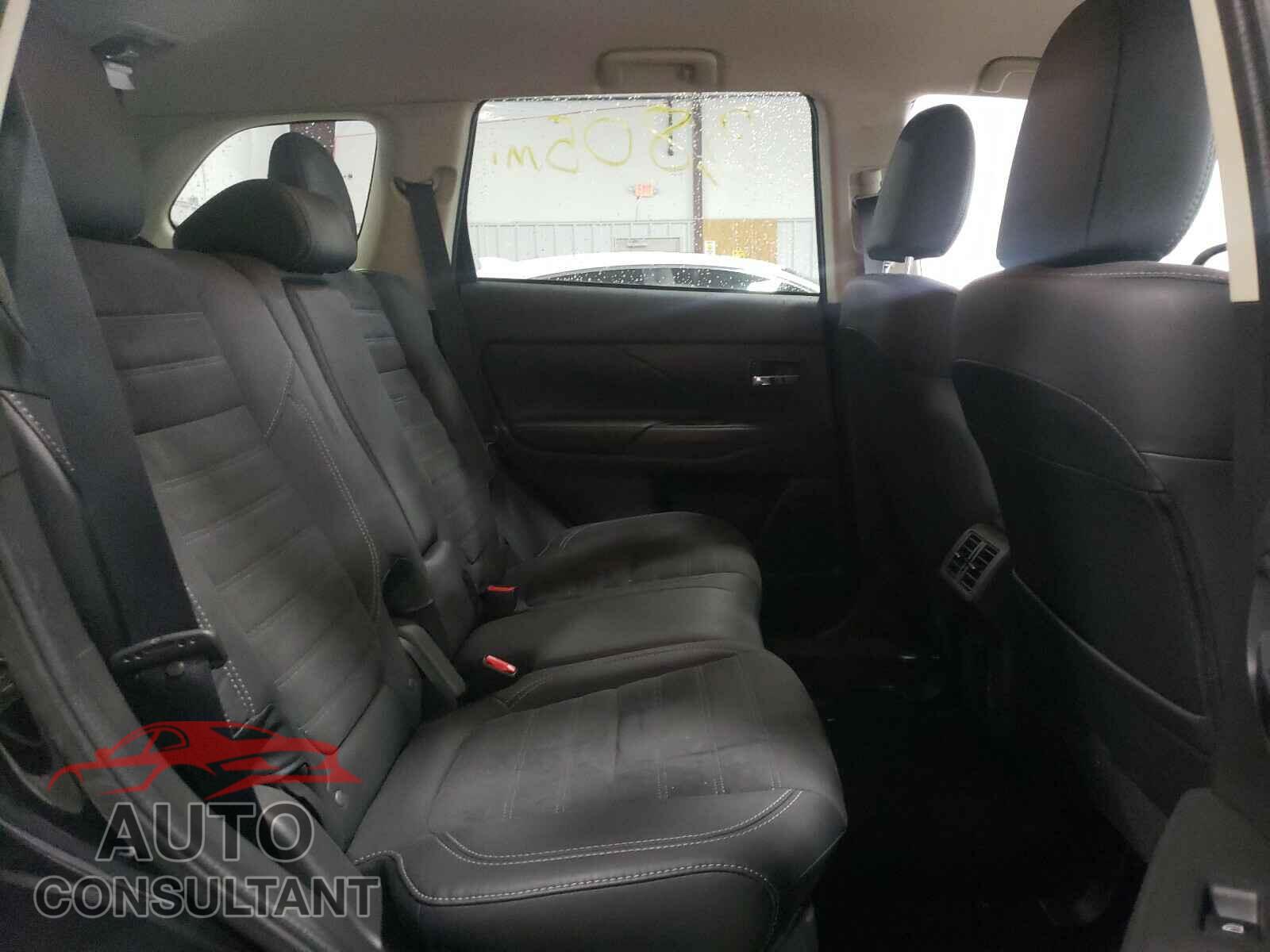 MITSUBISHI OUTLANDER 2020 - JA4AD3A36LZ024154