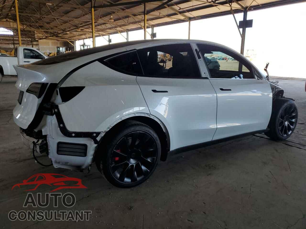 TESLA MODEL Y 2021 - 5YJYGDEE2MF243858