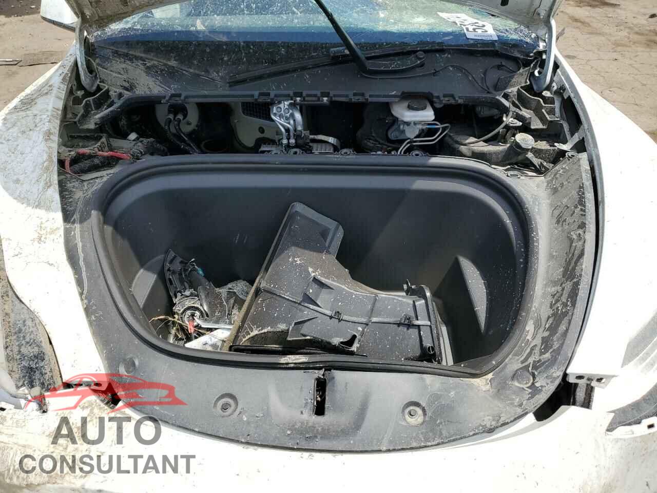 TESLA MODEL Y 2020 - 5YJYGDEEXLF044183