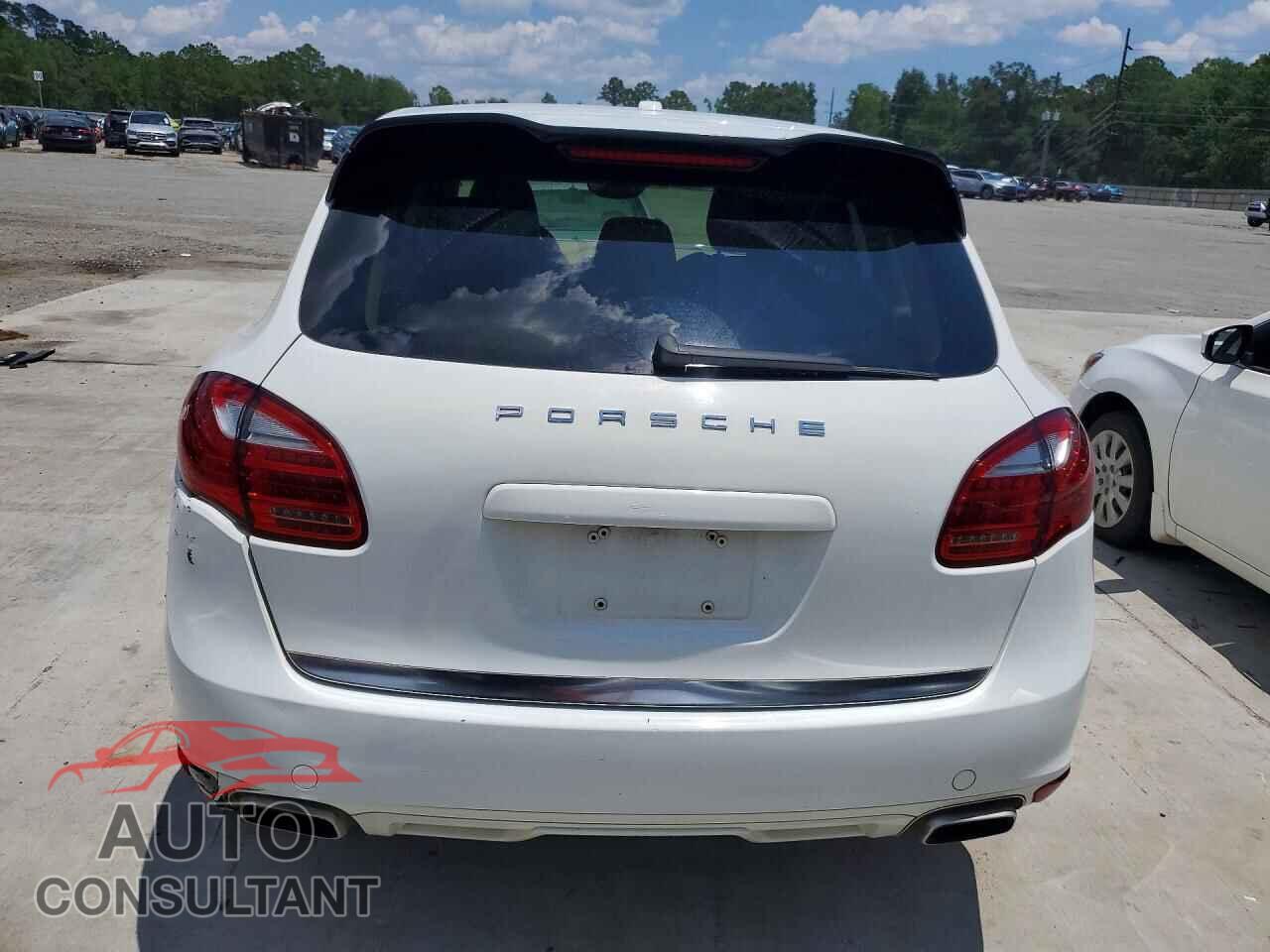 PORSCHE CAYENNE 2012 - WP1AA2A21CLA11619