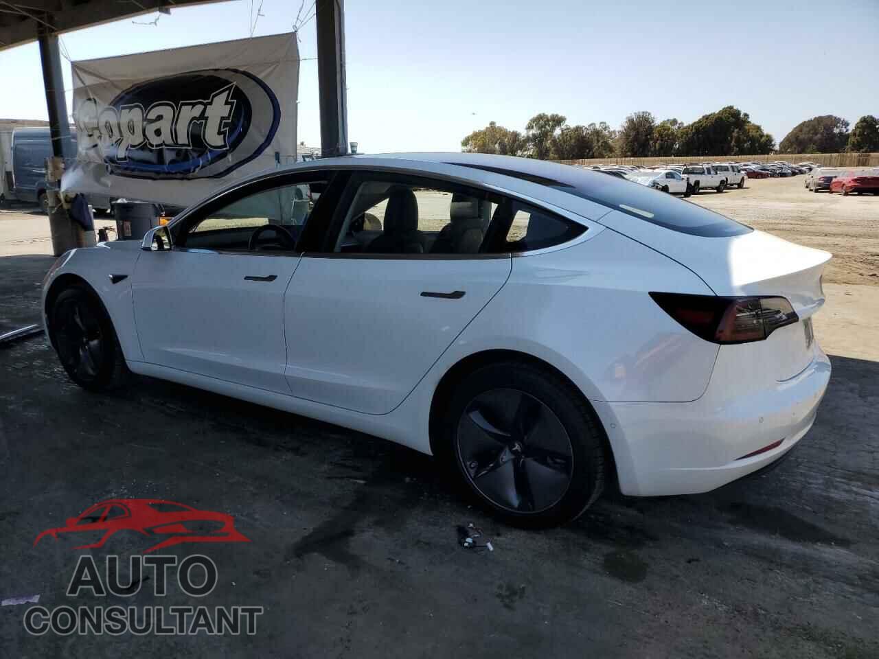 TESLA MODEL 3 2018 - 5YJ3E1EB0JF131172
