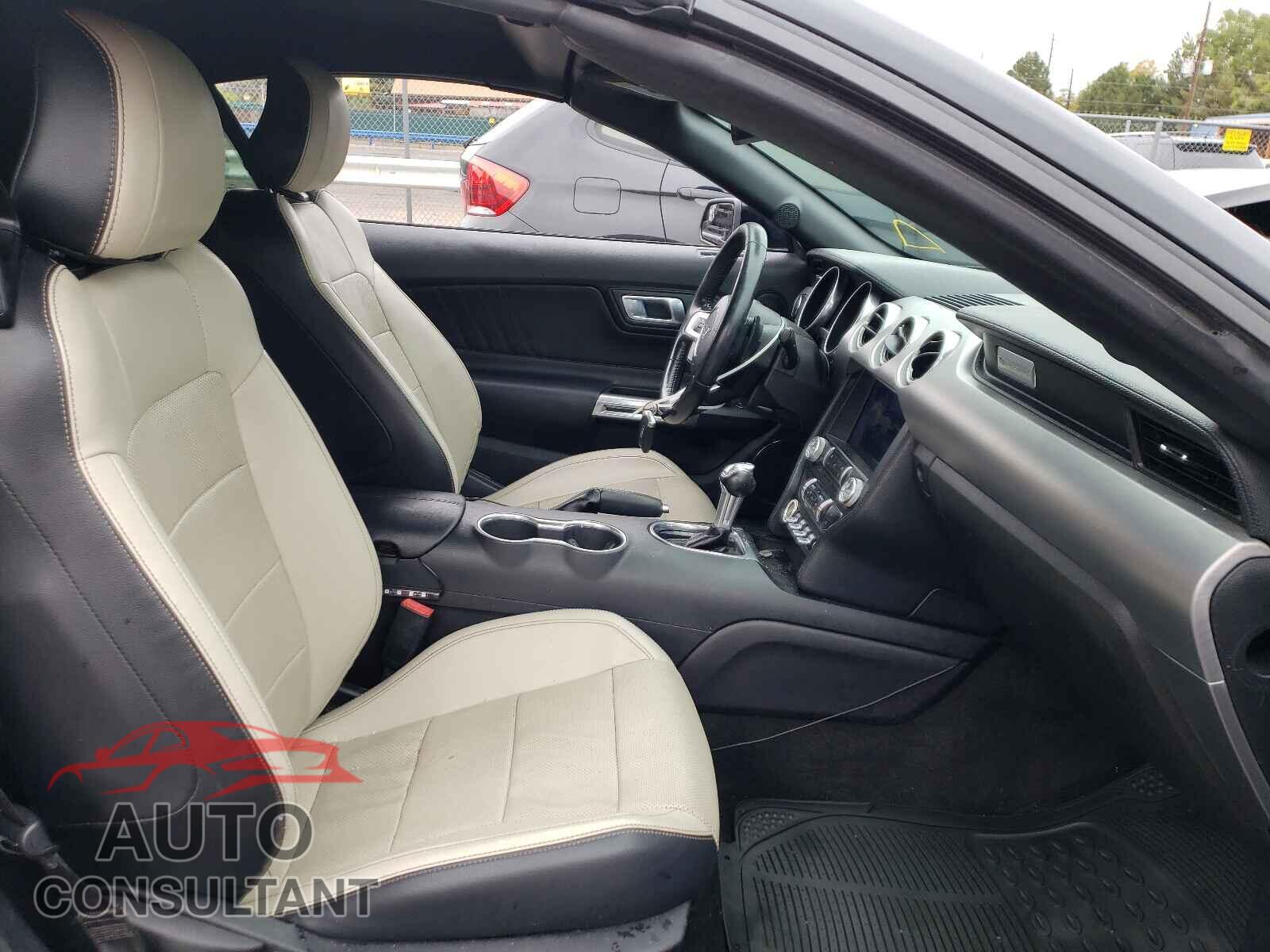 FORD MUSTANG 2018 - 1FATP8UH0J5132581