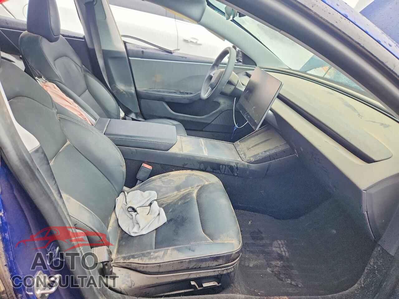 TESLA MODEL 3 2024 - 5YJ3E1EA2RF744154