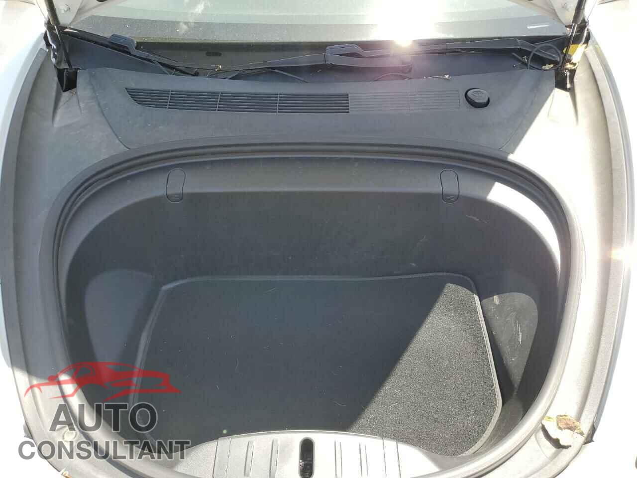 TESLA MODEL 3 2019 - 5YJ3E1EB7KF388220
